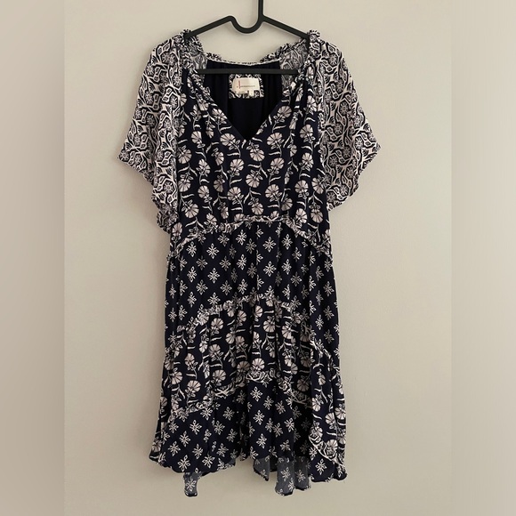 By Anthropologie Robin tiered mini dress blue and white floral large - Picture 2 of 7